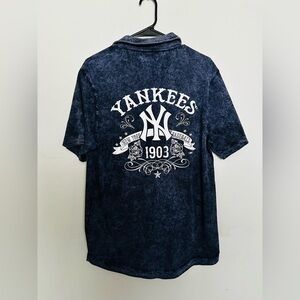 New York Yankees shirt